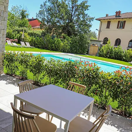 House & Pool